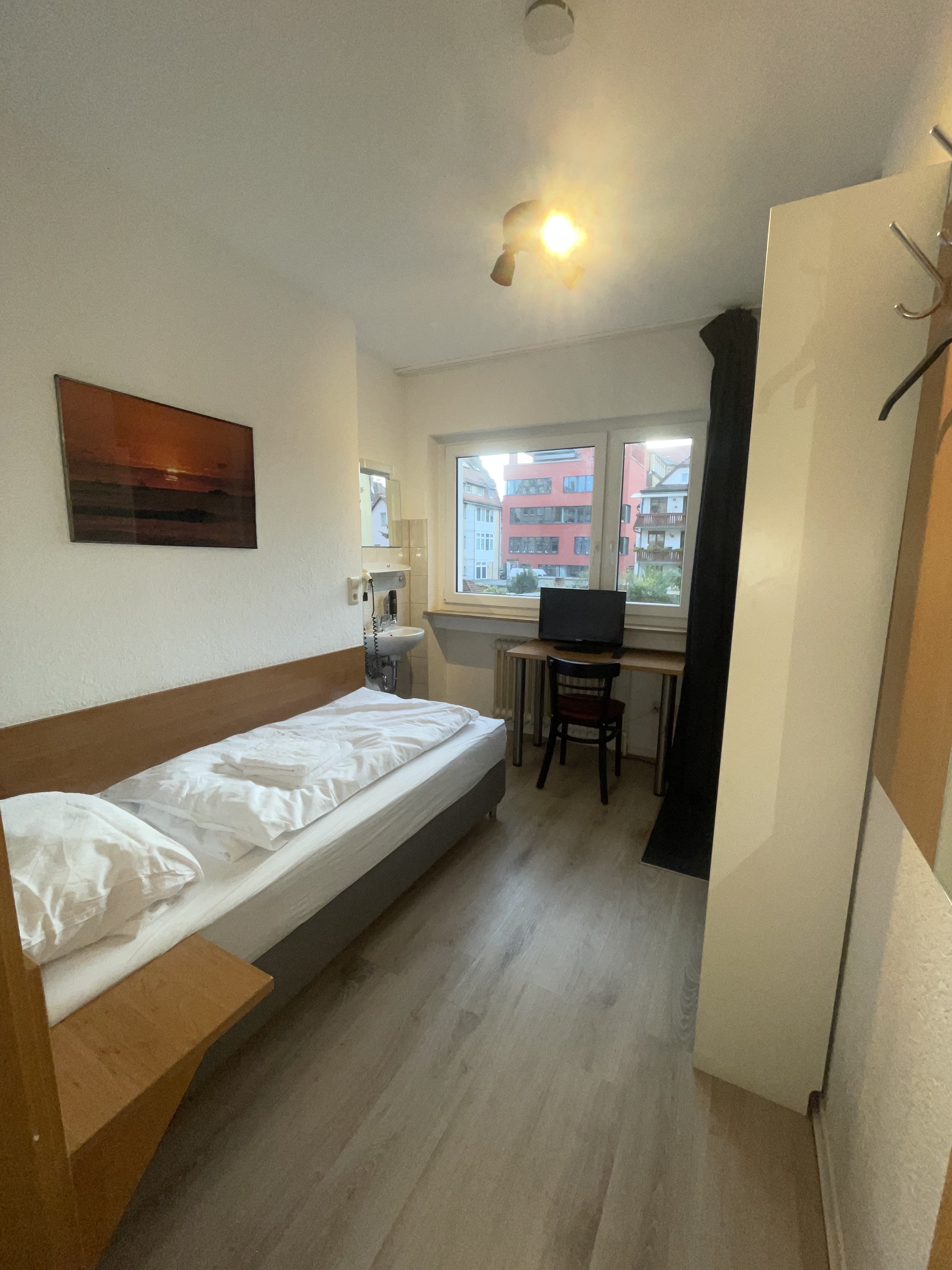 Zimmer 101 (WC auf dem Gang)